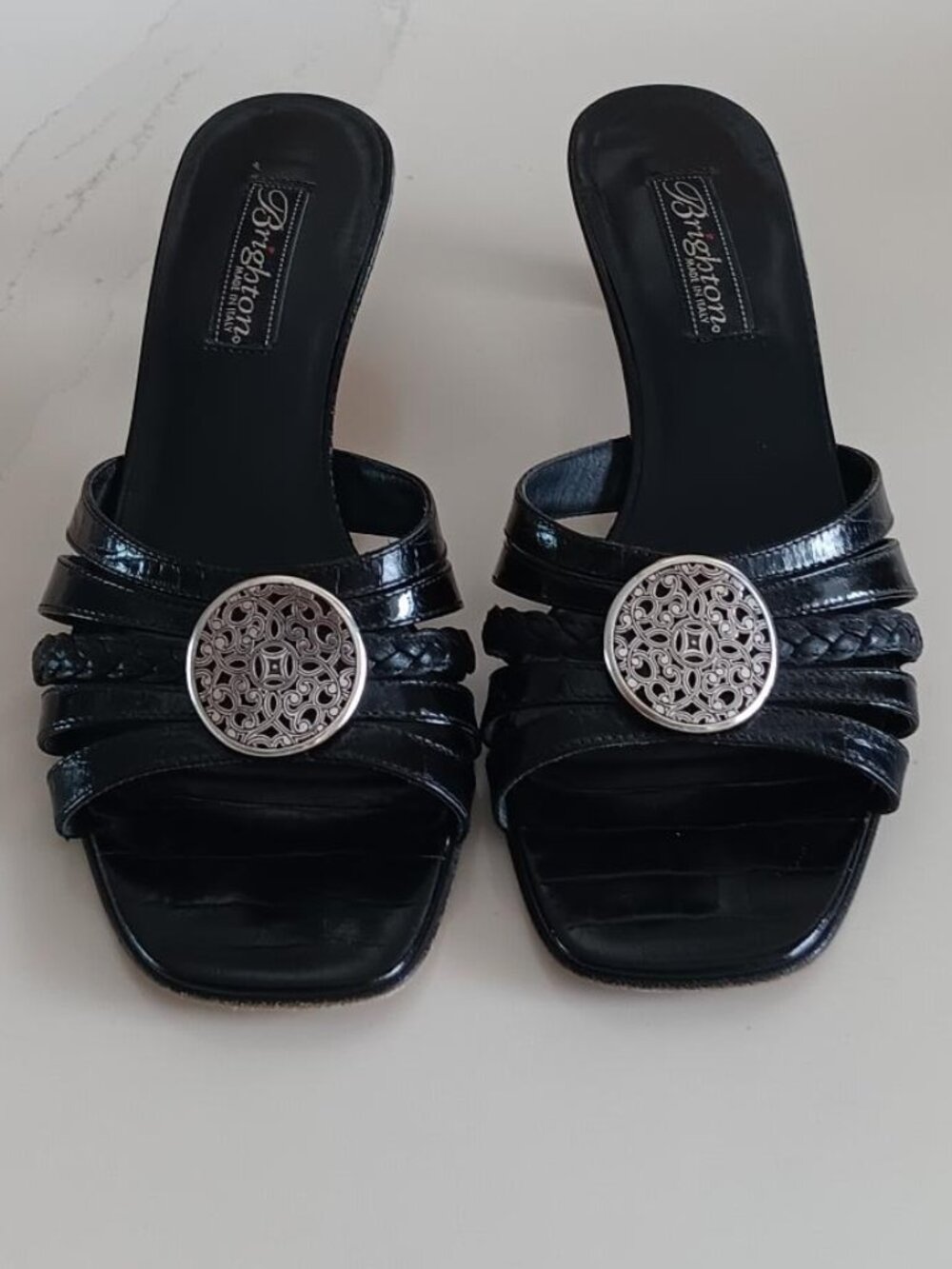 BRIGHTON Sandals Kyoto Black Leather Kitten Heels Silver Accent Slip On Size 8M